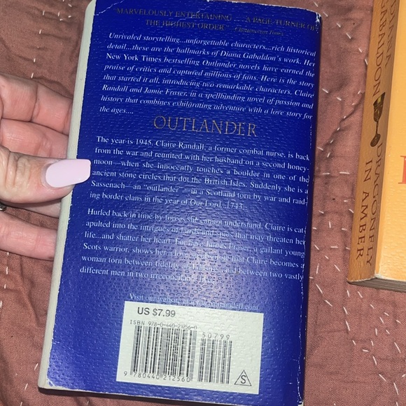 Three Diana Gabaldon books - Picture 2 of 4